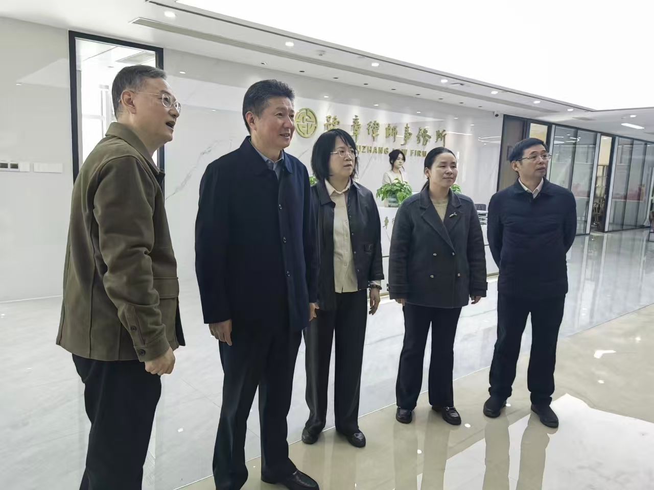 市委常委、市委统战部部长饶绍清走访新的社会阶层人士